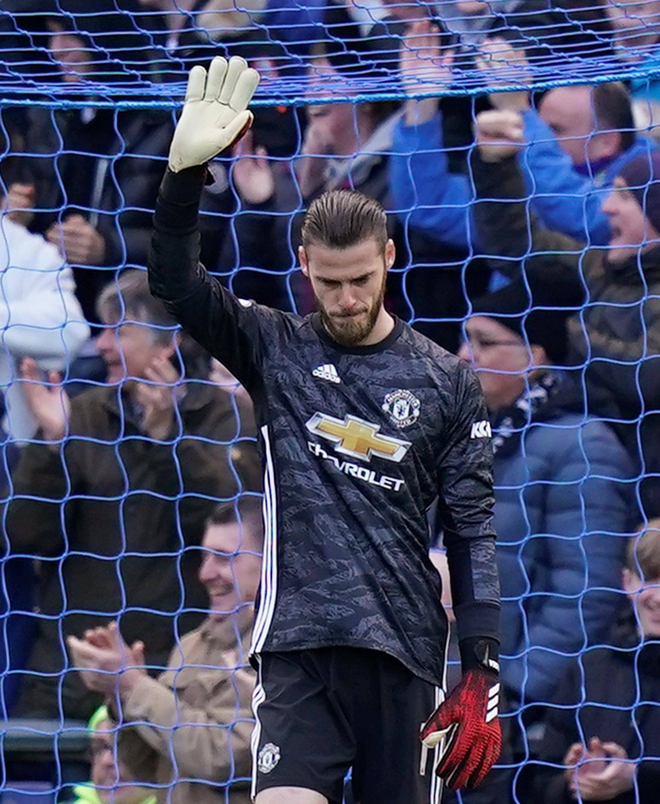 集结日英超传出新动向，费耶诺德队长鼓劲，管理层表态：质疑声仍在，赛季目标并未改变的简单介绍