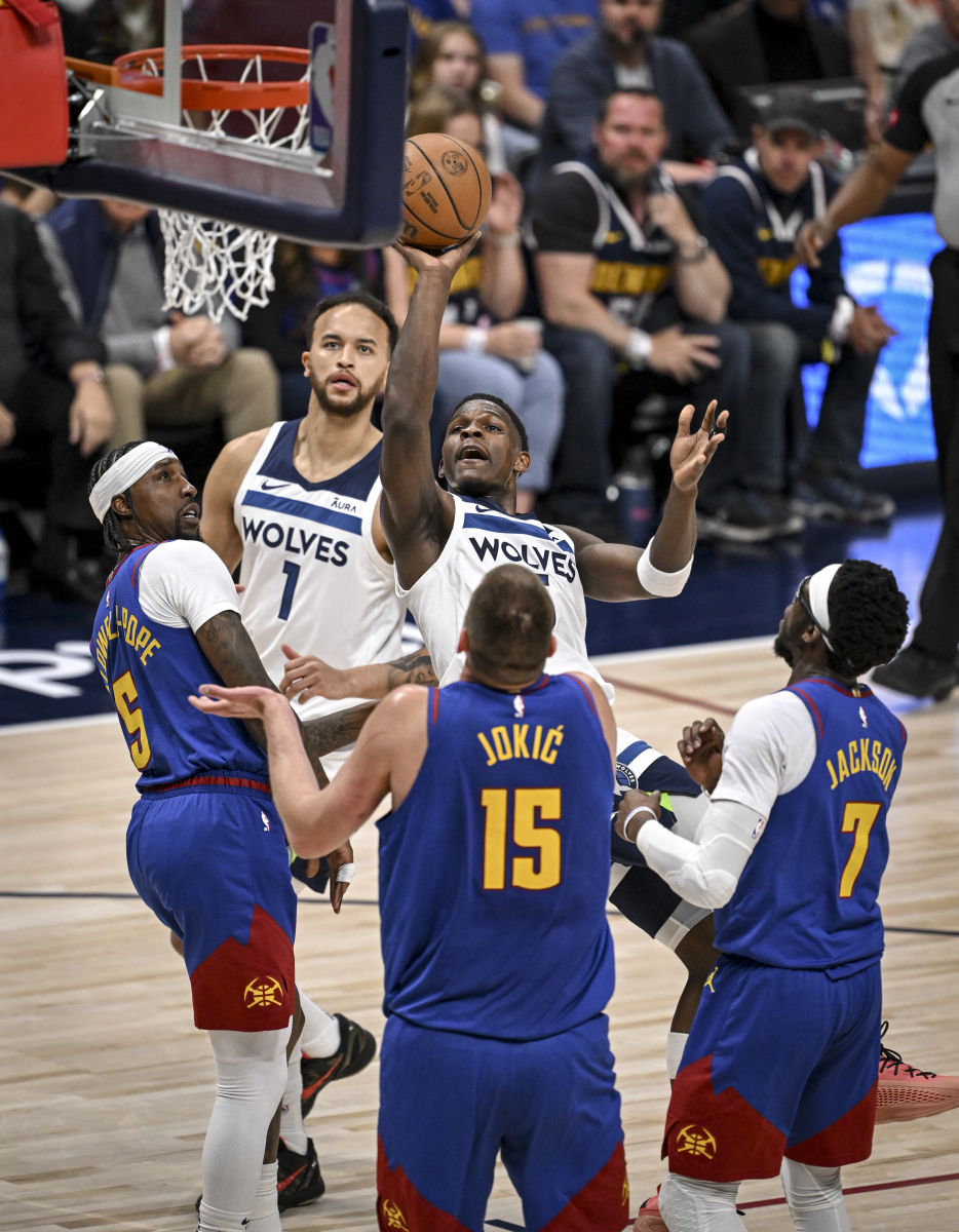 清晨全明星赛焦点战，明尼苏达森林狼绝杀压哨，震撼外界，年轻球员得到机会的简单介绍