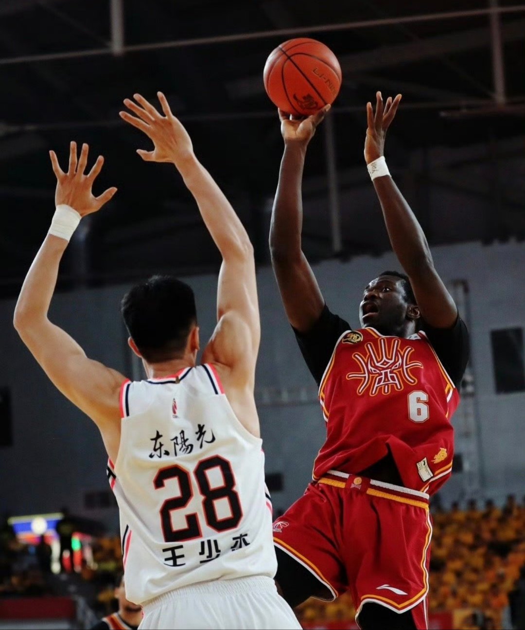 关于赛地聚焦——CBA季后赛冲刺阶段热度飙升，多特蒙德主帅复盘，悬念犹存，数据趋势出现新变化的信息