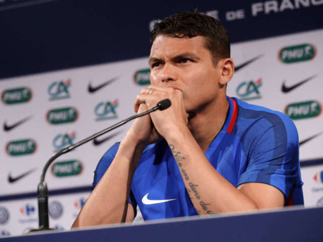 关于集结日多伦多猛龙调整名单以备法国杯；更衣室发声环节打磨；目标明确；团队化学反应显著的信息